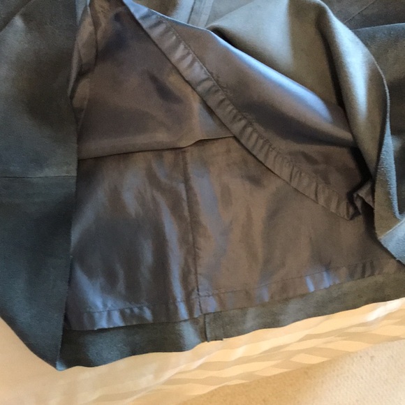 Banana Republic Suede Skirt - Picture 11 of 11